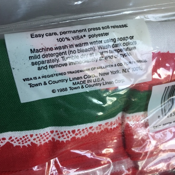Vintage Christmas 70” round tablecloth & napkins 1988 - Picture 4 of 10